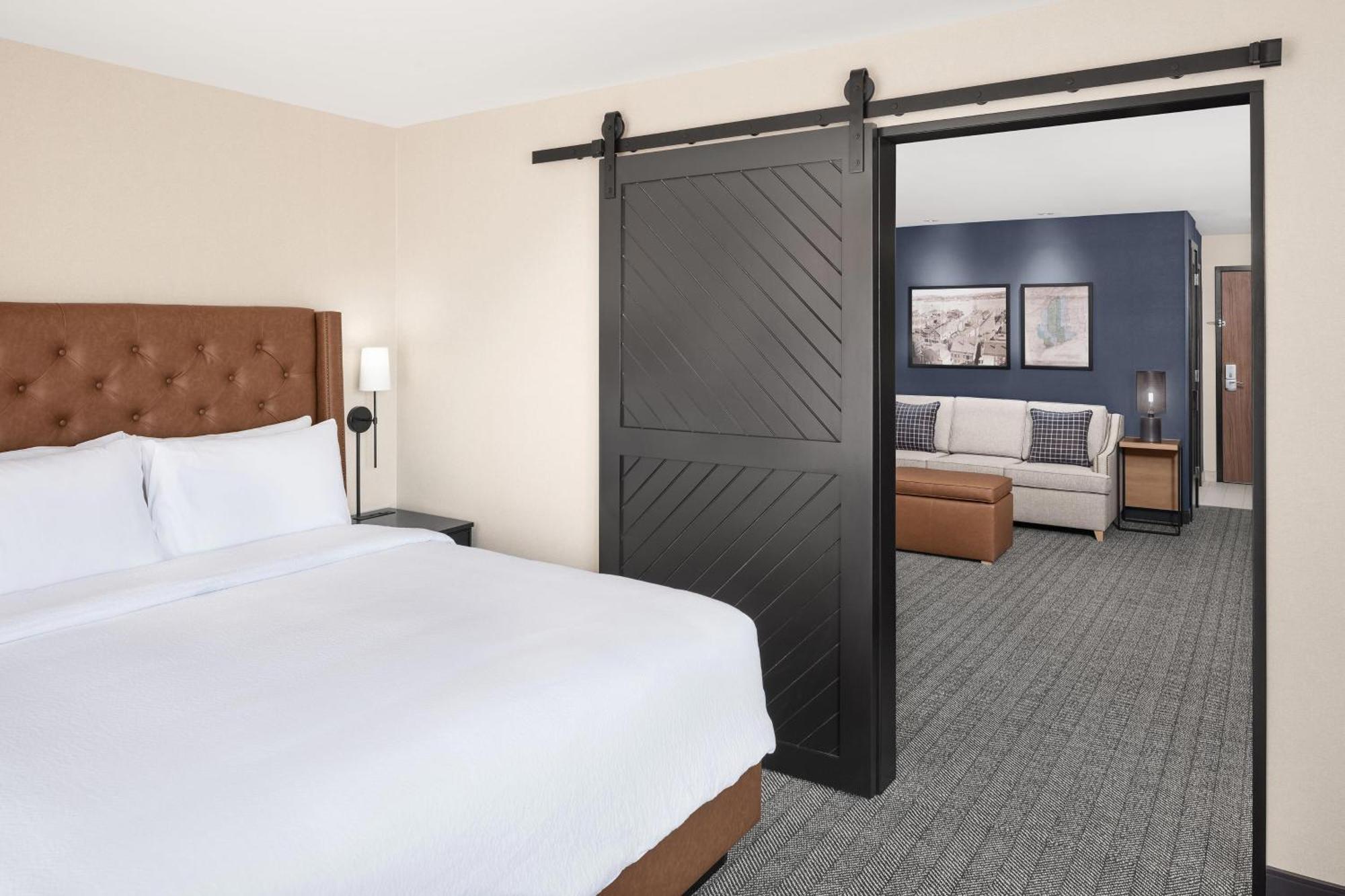 Готель Courtyard By Marriott Portland Downtown/Waterfront Екстер'єр фото