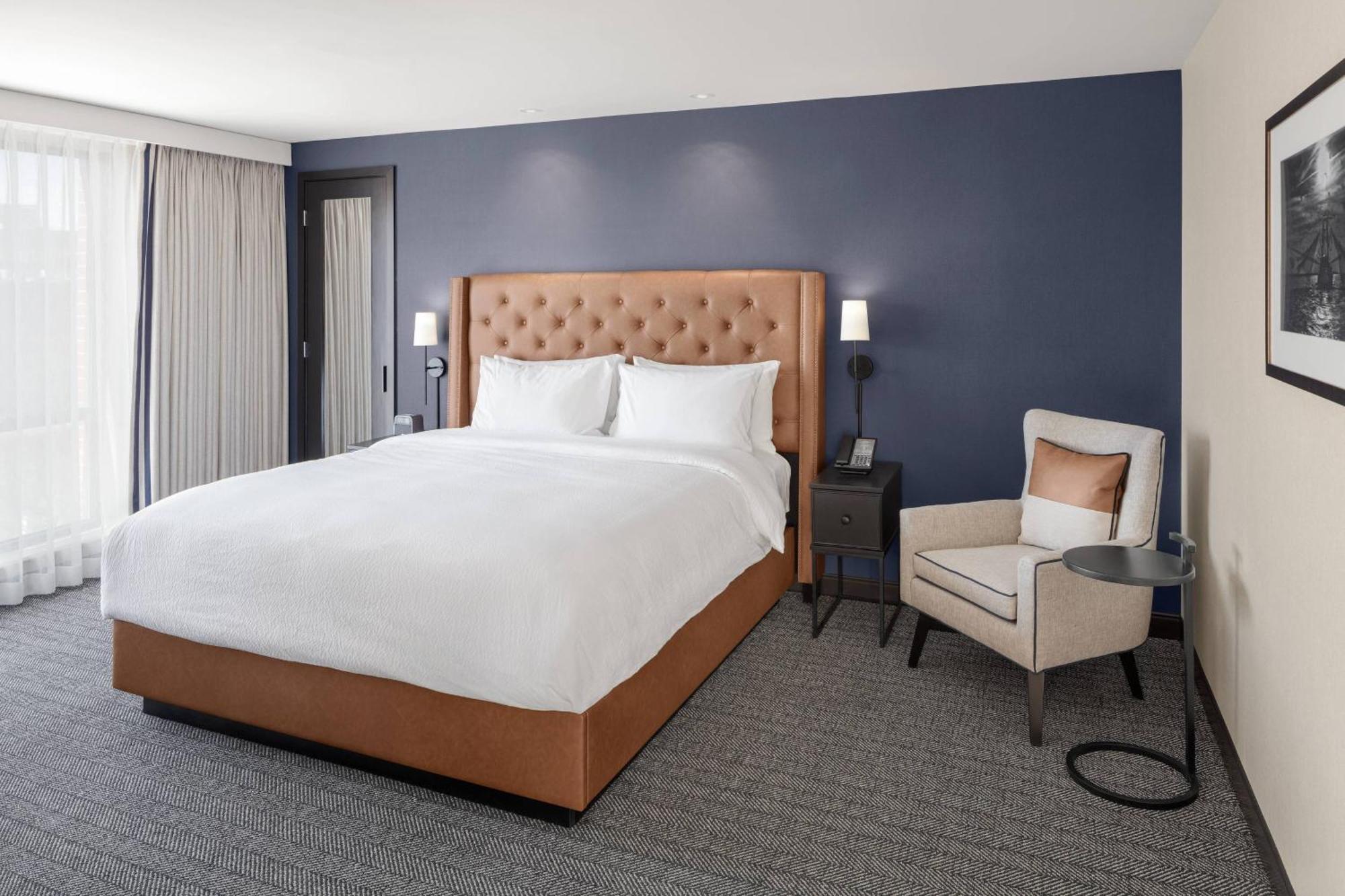 Готель Courtyard By Marriott Portland Downtown/Waterfront Екстер'єр фото