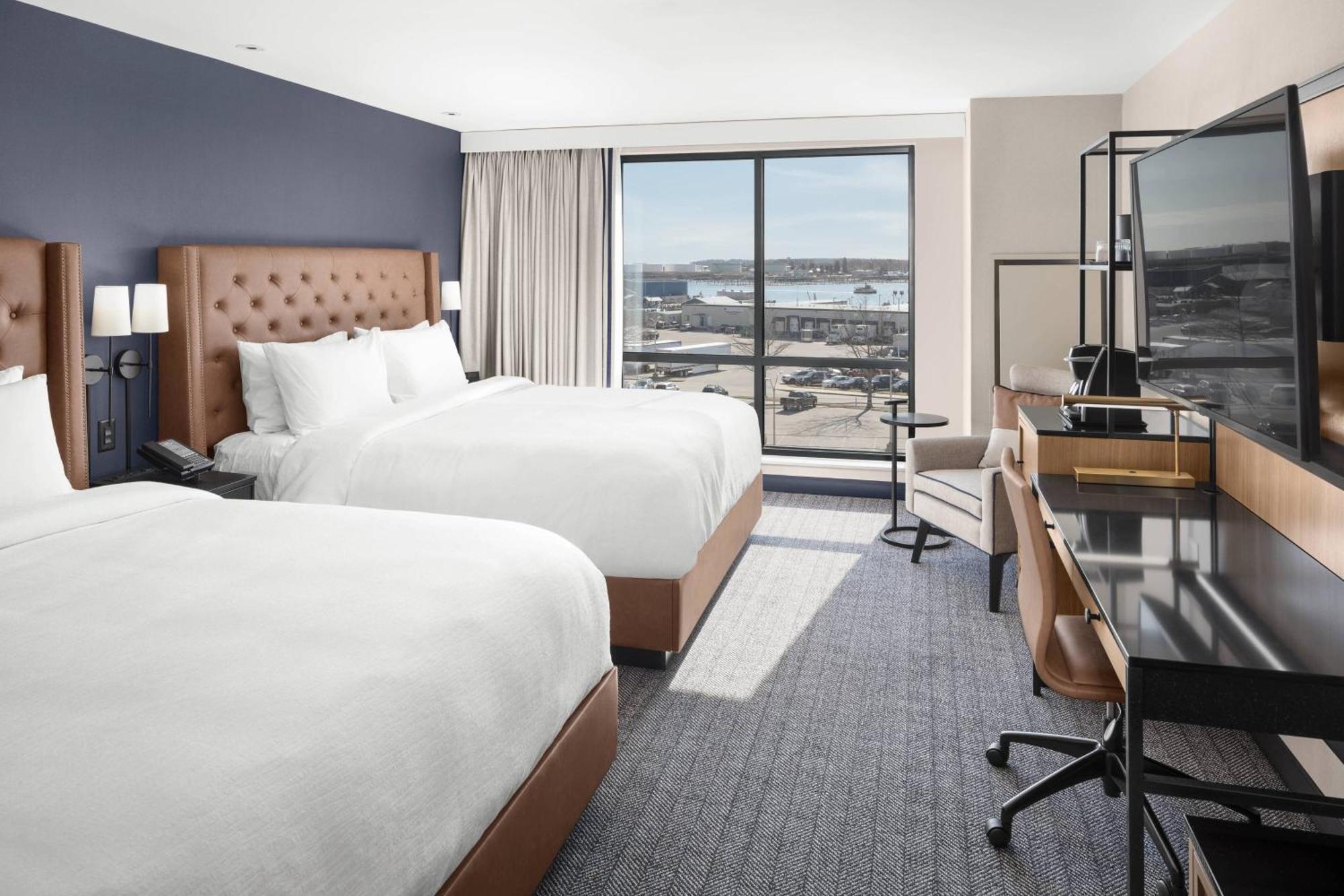 Готель Courtyard By Marriott Portland Downtown/Waterfront Екстер'єр фото