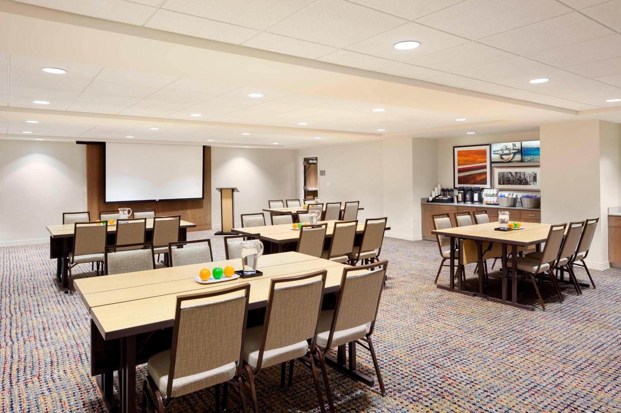 Готель Courtyard By Marriott Portland Downtown/Waterfront Екстер'єр фото