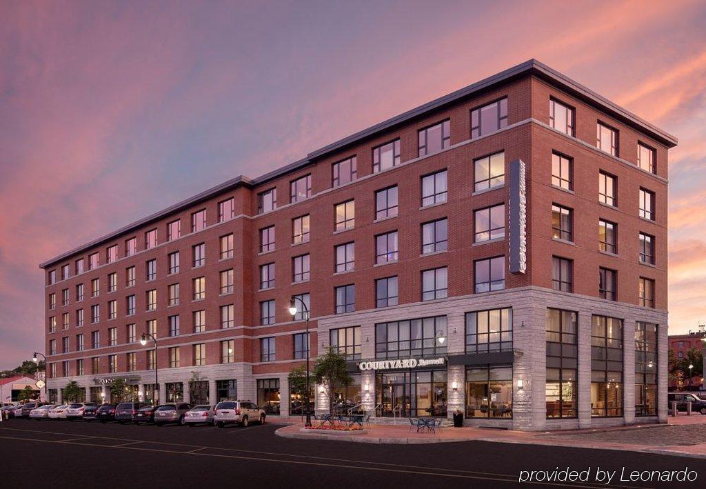 Готель Courtyard By Marriott Portland Downtown/Waterfront Екстер'єр фото